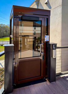 Outdoor Genesis Enclosure in a apartment complex in Louisiana