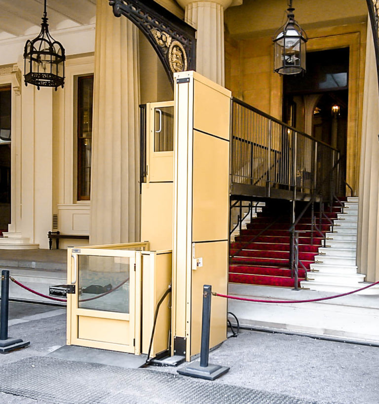 Outdoor OPAL installed at Buckingham Palace in London, UK