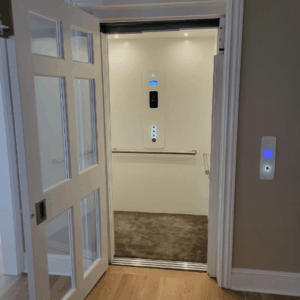 Elvoron HR w/ 3 Speed, glass doors, 90-degree car, white fixtures